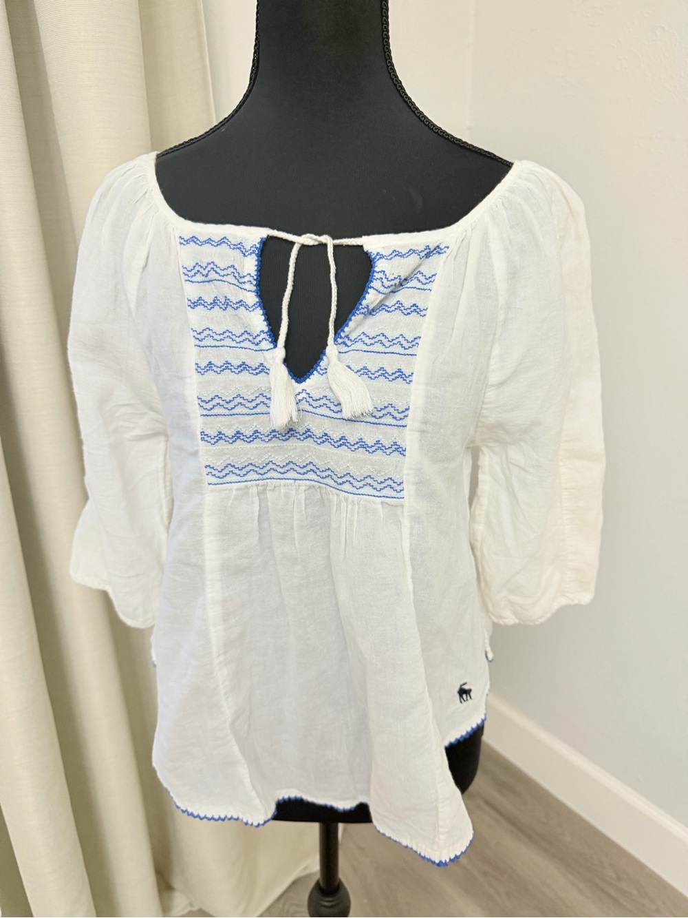 Abercrombie & Fitch White Peasant Tunic with Blue Embroidery